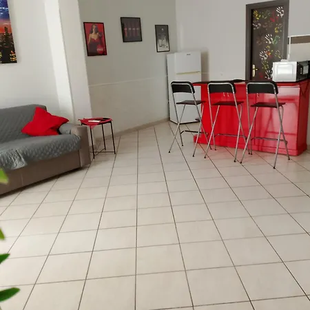 Dedalo بومبيي